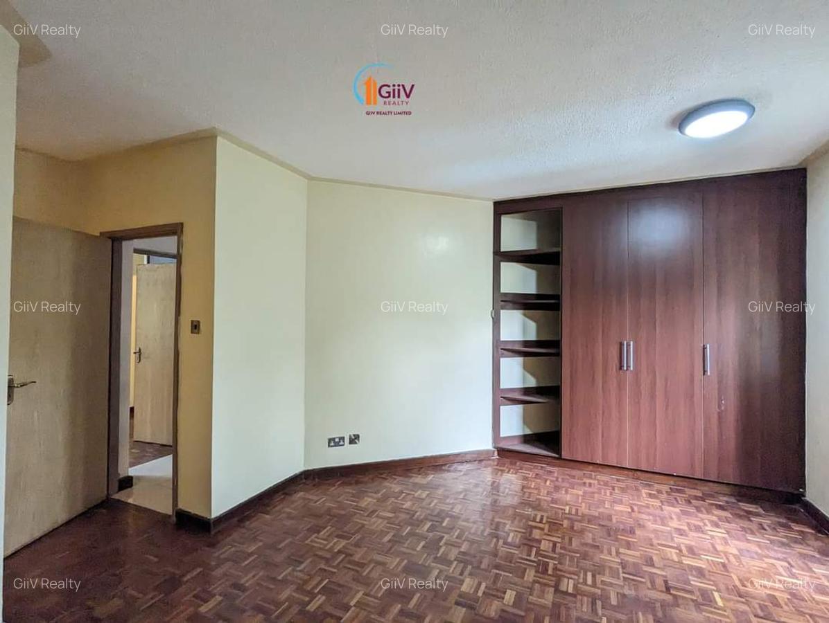 4 Bed Apartment with Swimming Pool in Riverside - 7