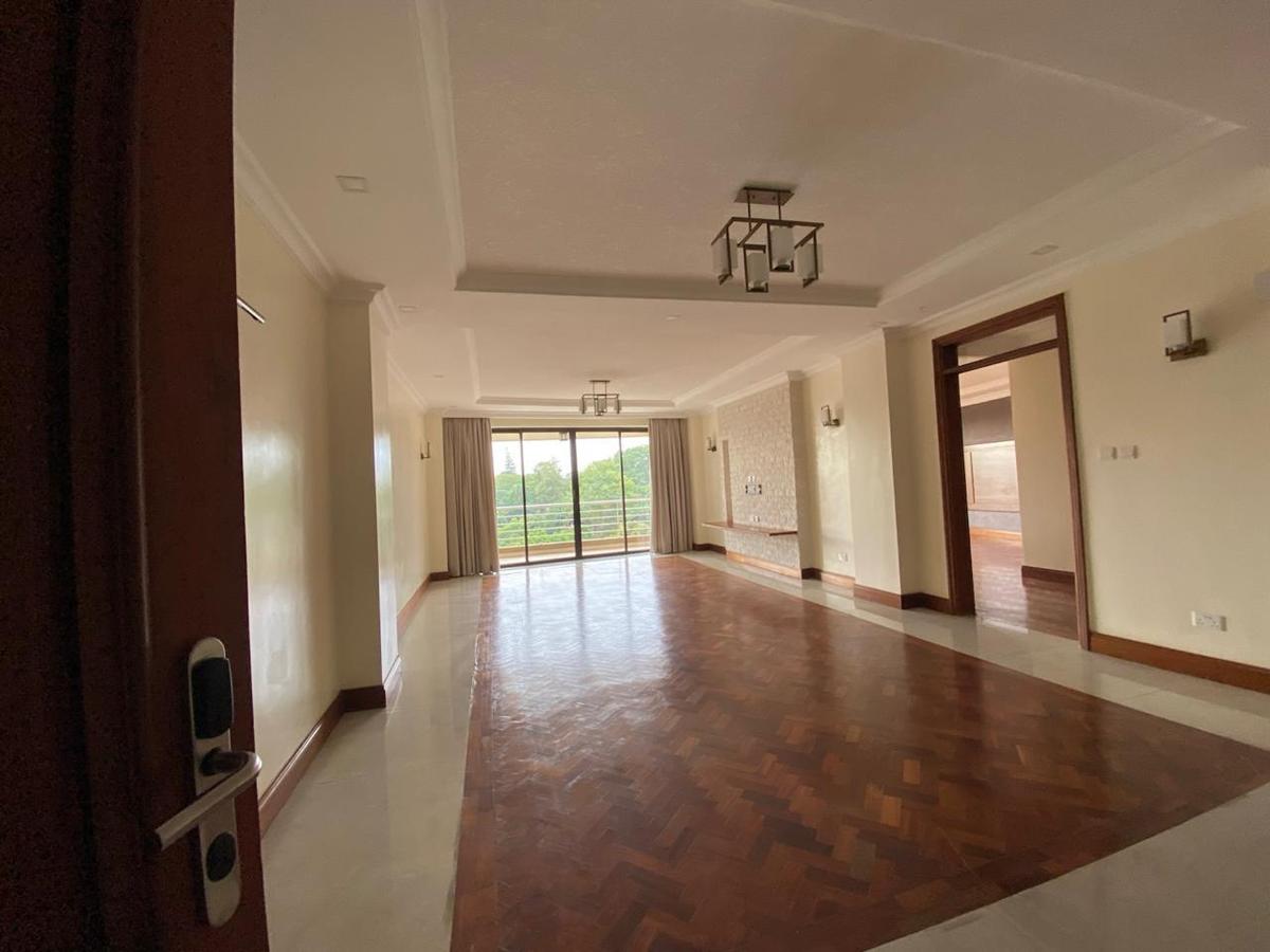 2 bed apartment with en suite in riverside