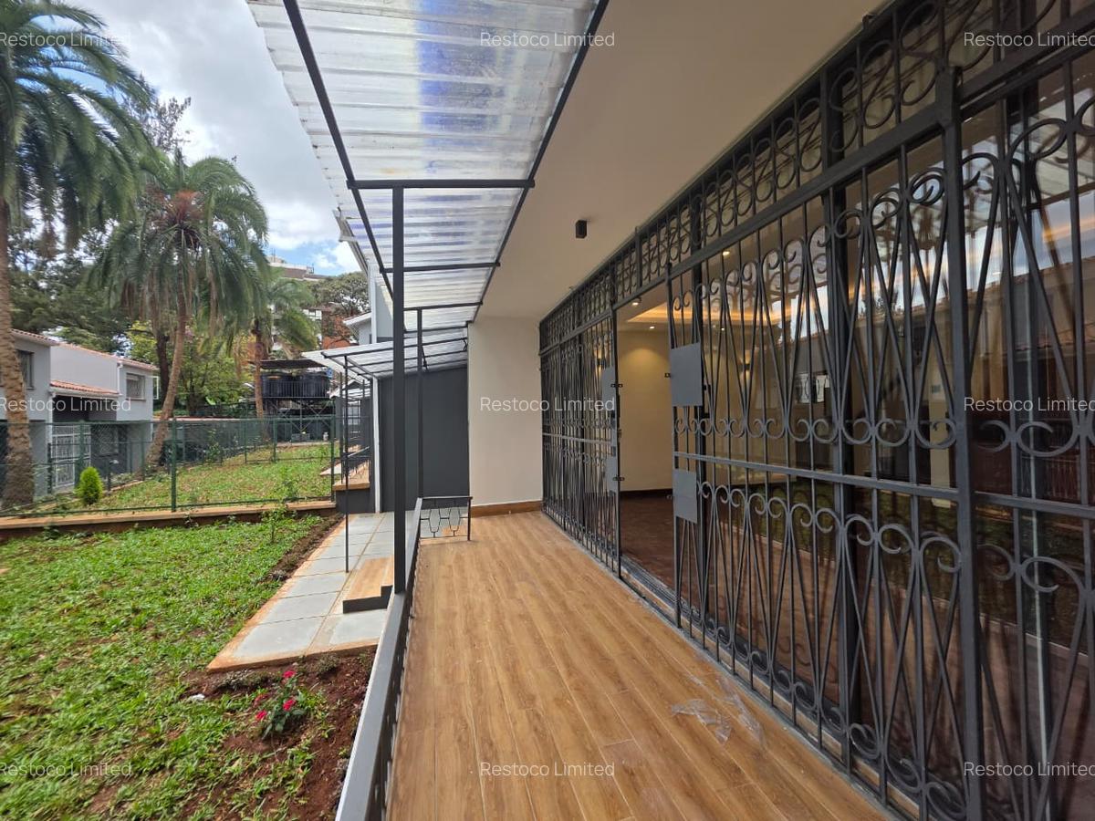 4 Bed Townhouse with Garden at Lantana Road - 3