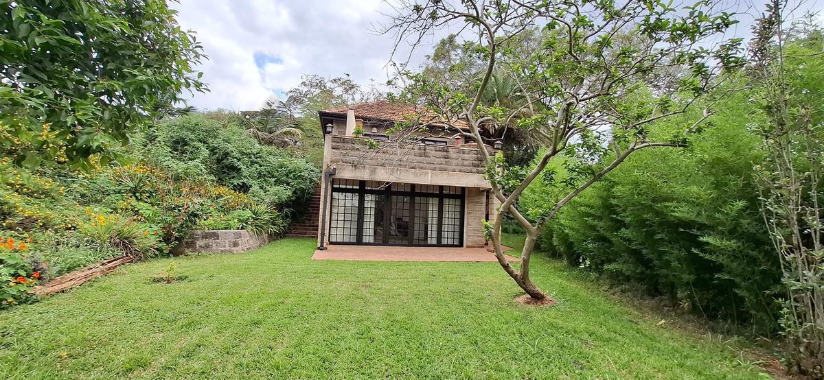 1 Bed House with En Suite in Ridgeways - 1