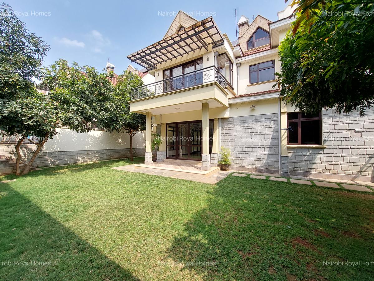 5 Bed Townhouse with En Suite at Convent Drive - 2