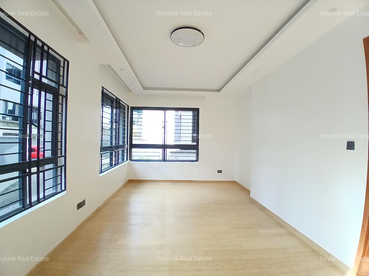 5 Bed Townhouse with En Suite at Lavington Green - 9