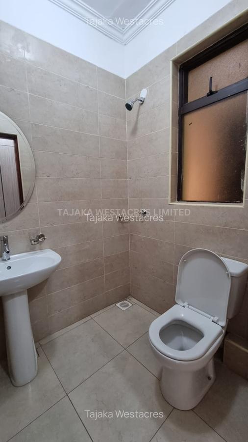 3 Bed Apartment with En Suite at Hatheru Road - 3