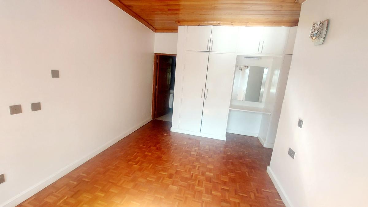 4 Bed Townhouse with En Suite at Chalbi Drive - 10