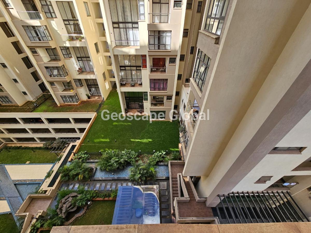 3 Bed Apartment with En Suite in Riverside - 10