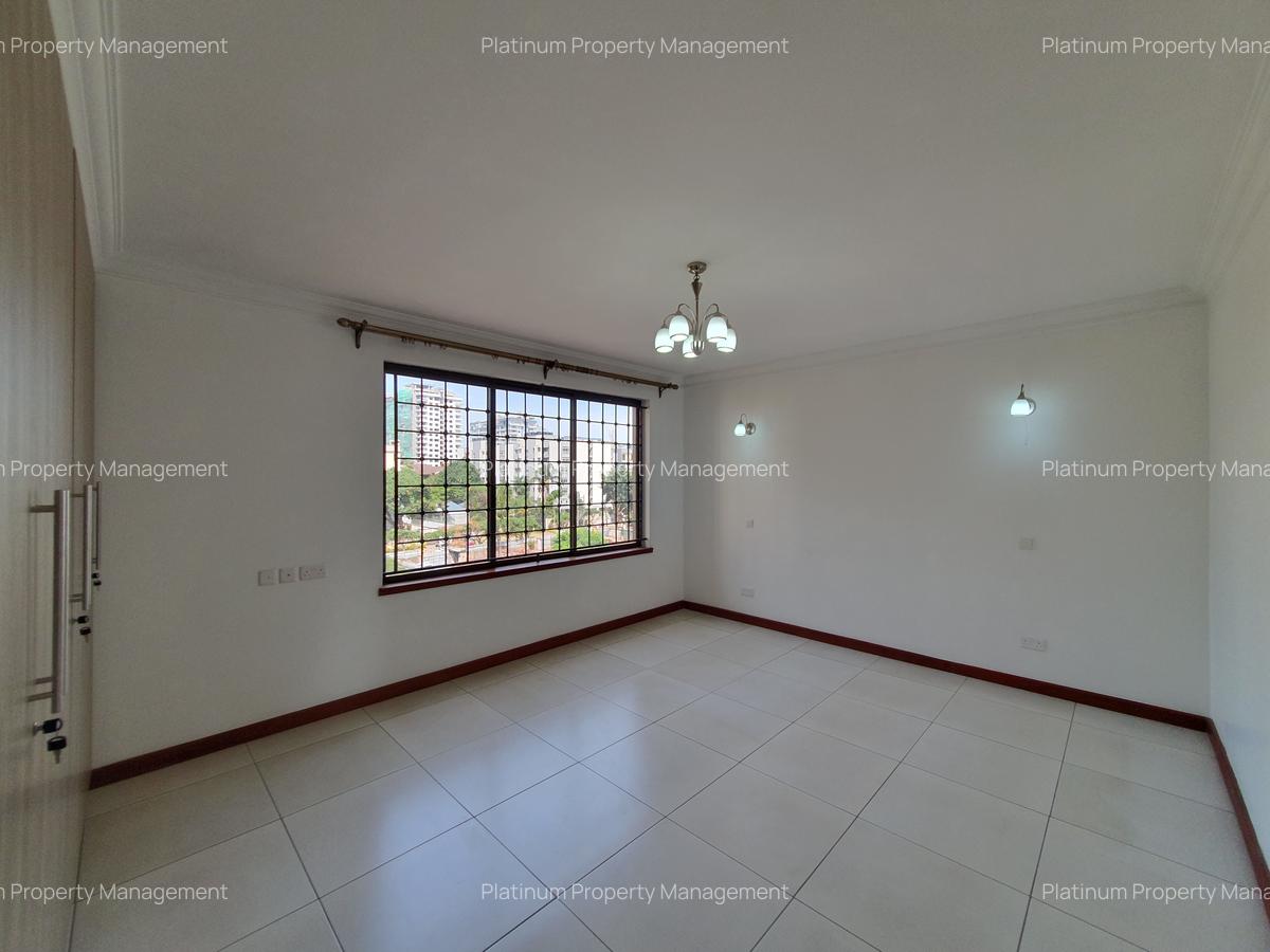 3 Bed Apartment with En Suite in Parklands - 17