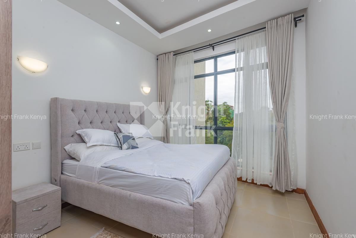 Serviced 2 Bed Apartment with En Suite at Lantana Road - 6