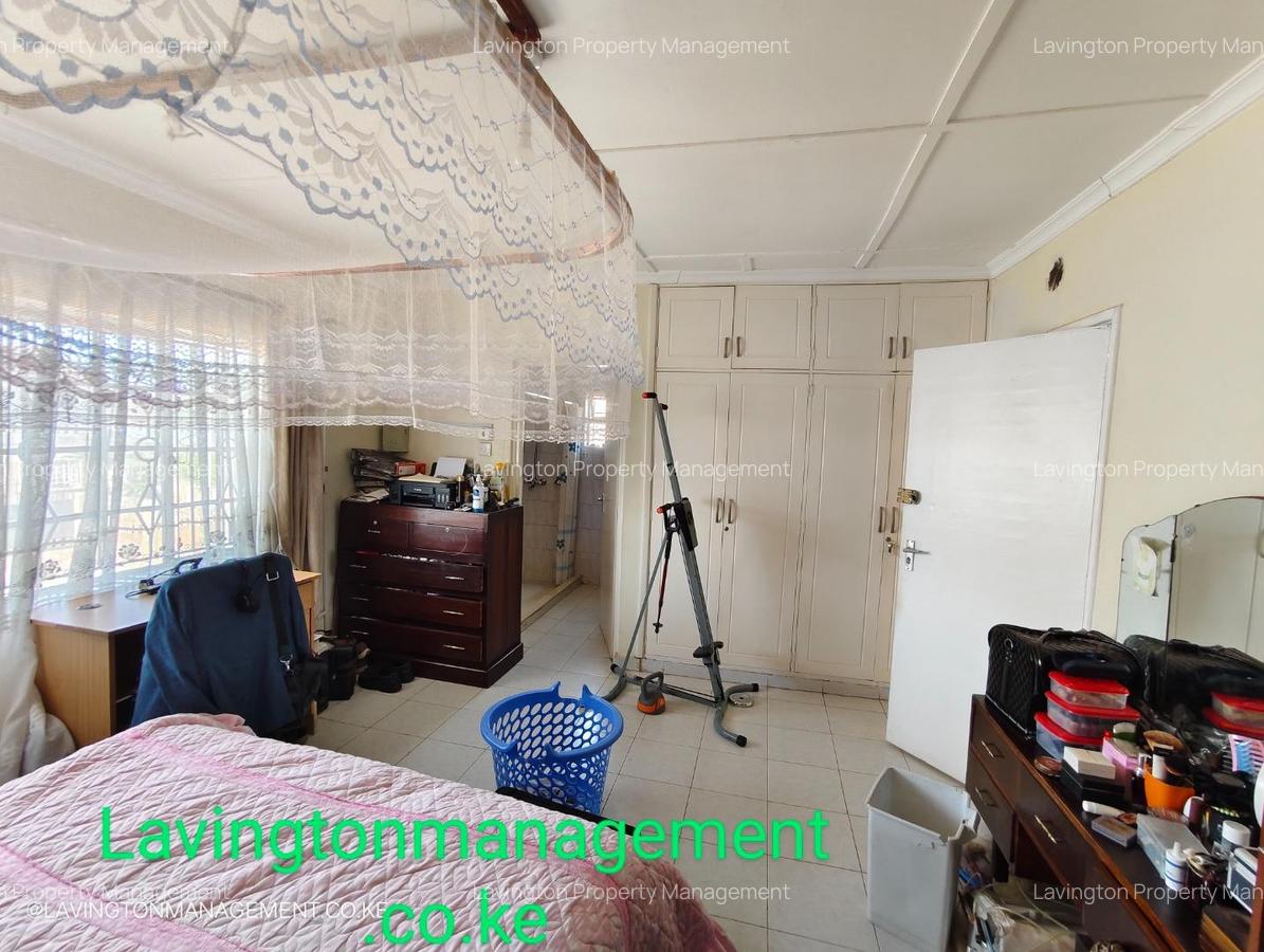 3 Bed Townhouse with En Suite at Lavington West Estate - 17