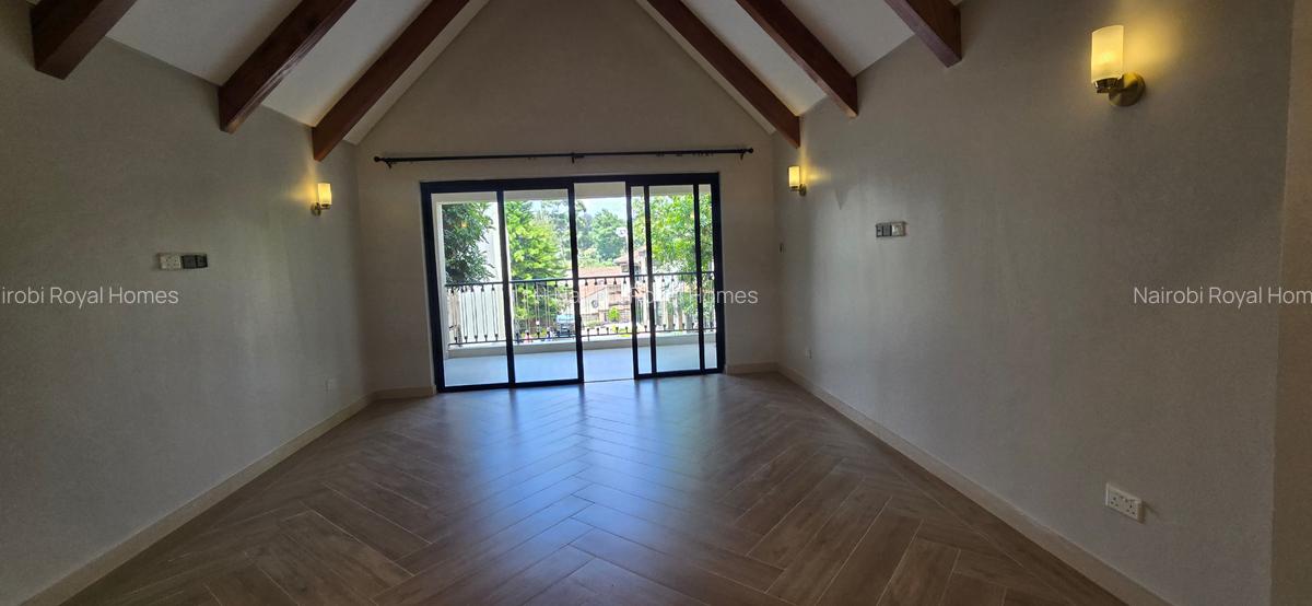 5 Bed Townhouse with En Suite at Lavington Green - 8