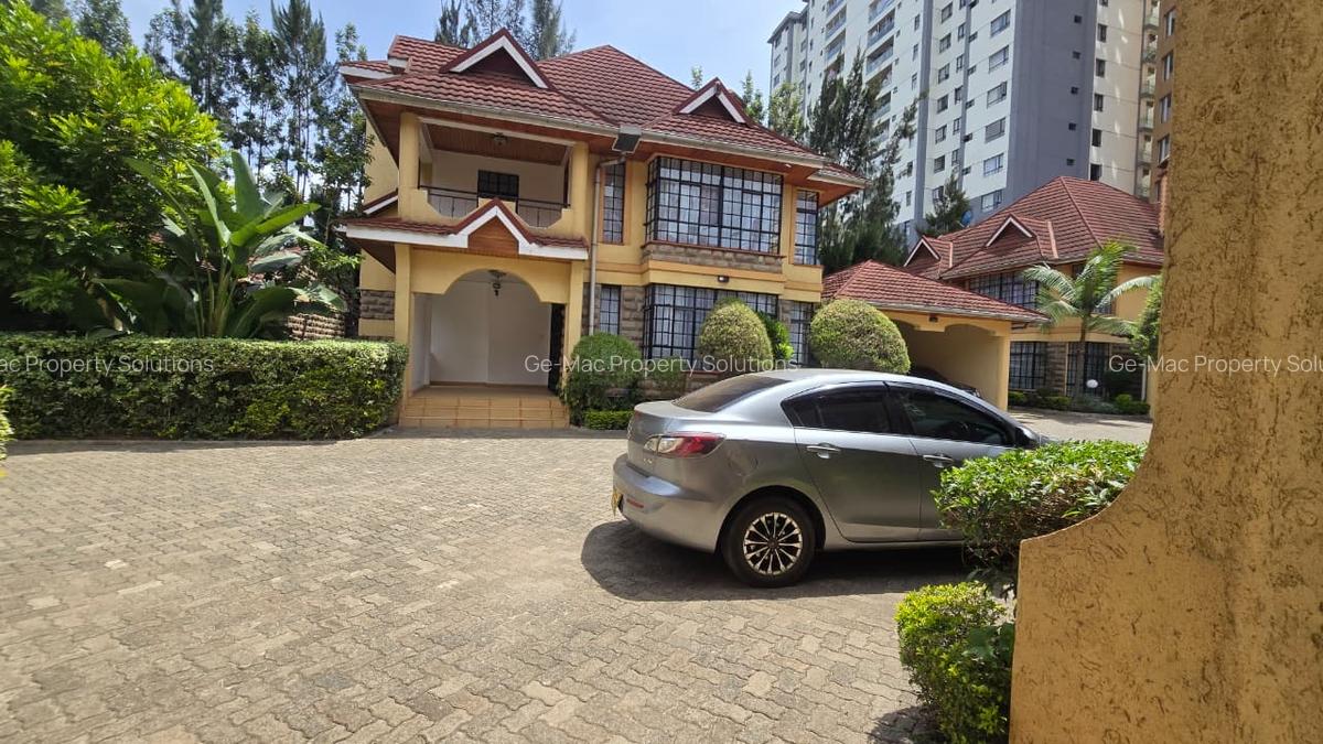 5 Bed House with En Suite in Lavington - 19