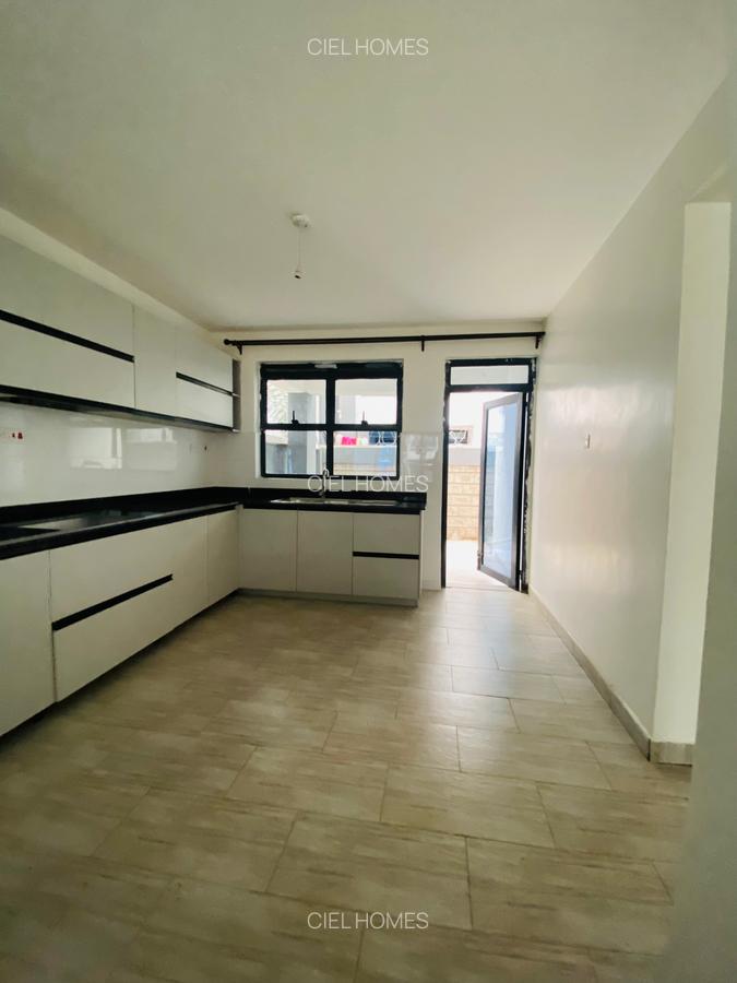 4 Bed Villa with En Suite at Eastern Bypass - 7