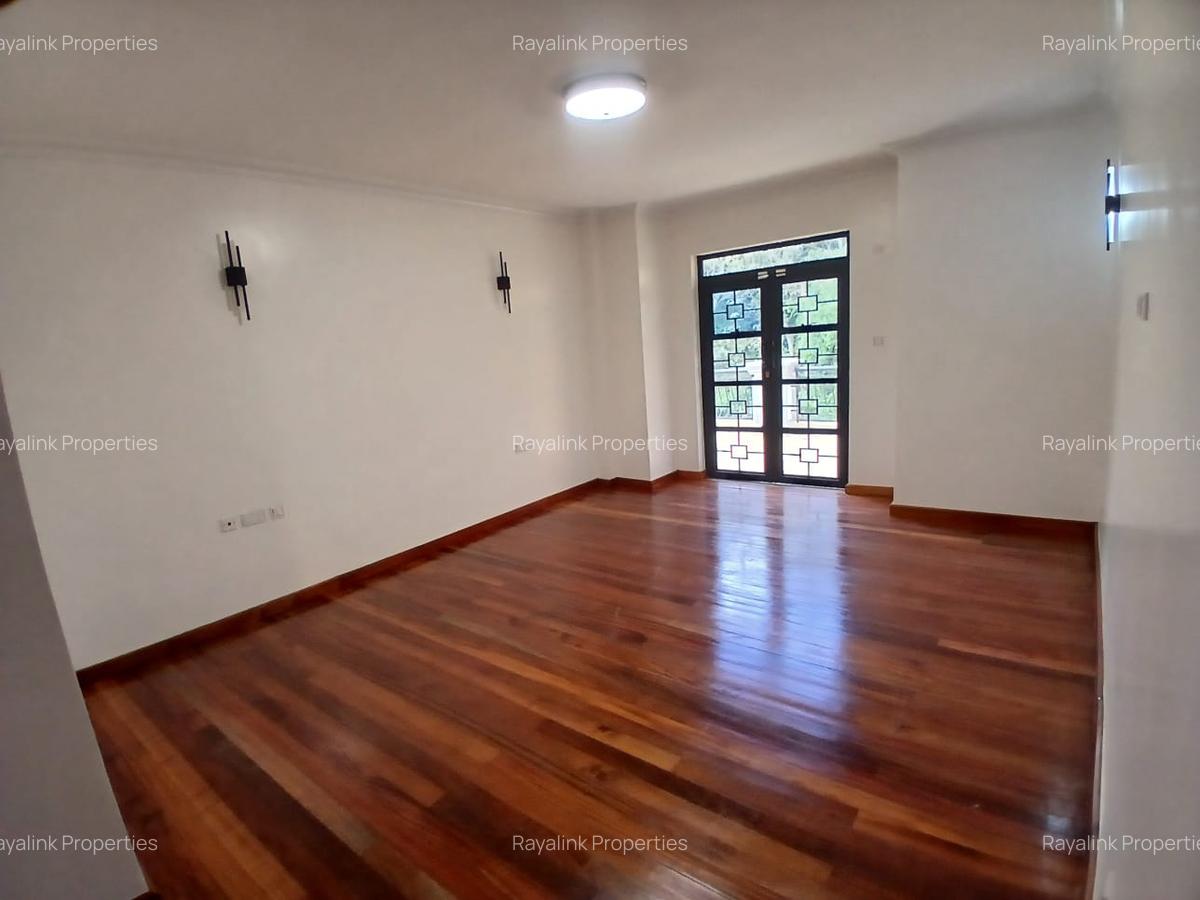 4 Bed House with En Suite at Karen - 15