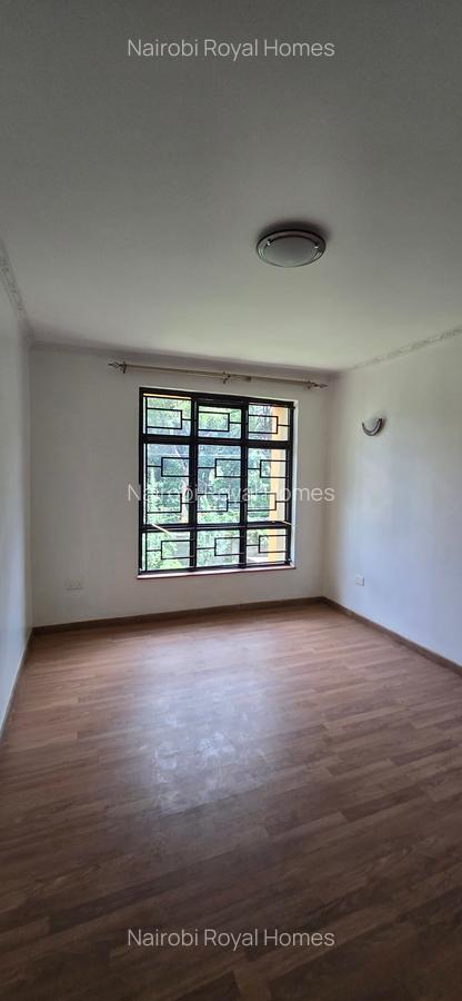 5 Bed Townhouse with En Suite at Lavington Green - 12