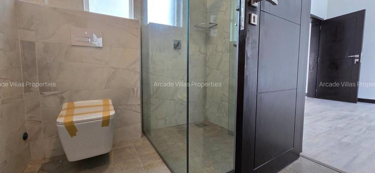 3 Bed Apartment with En Suite in Riverside - 8