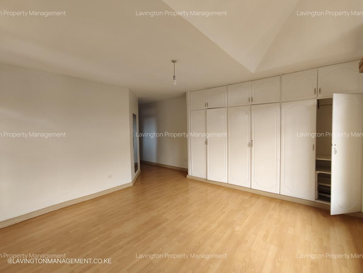 4 Bed Apartment with En Suite at Lavington Green - 9