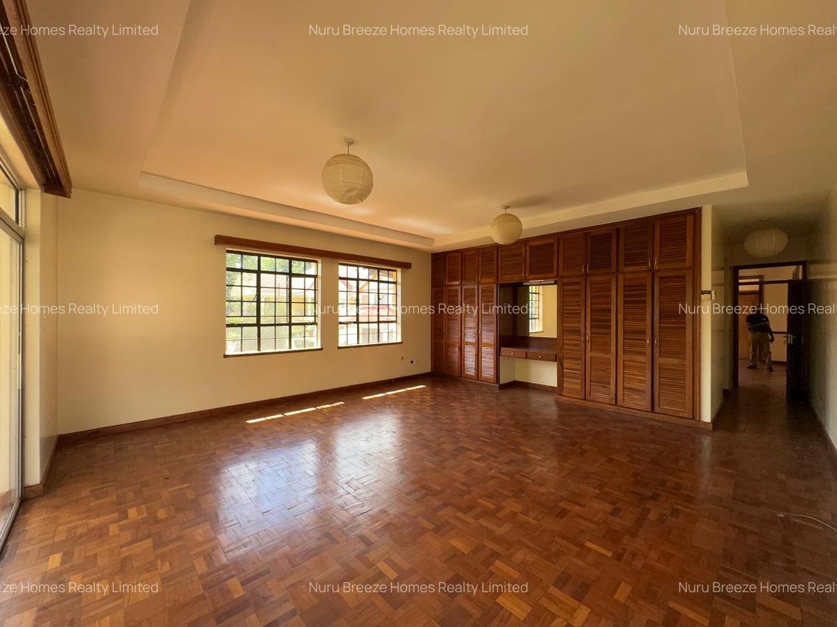 5 Bed House with En Suite in Runda - 7