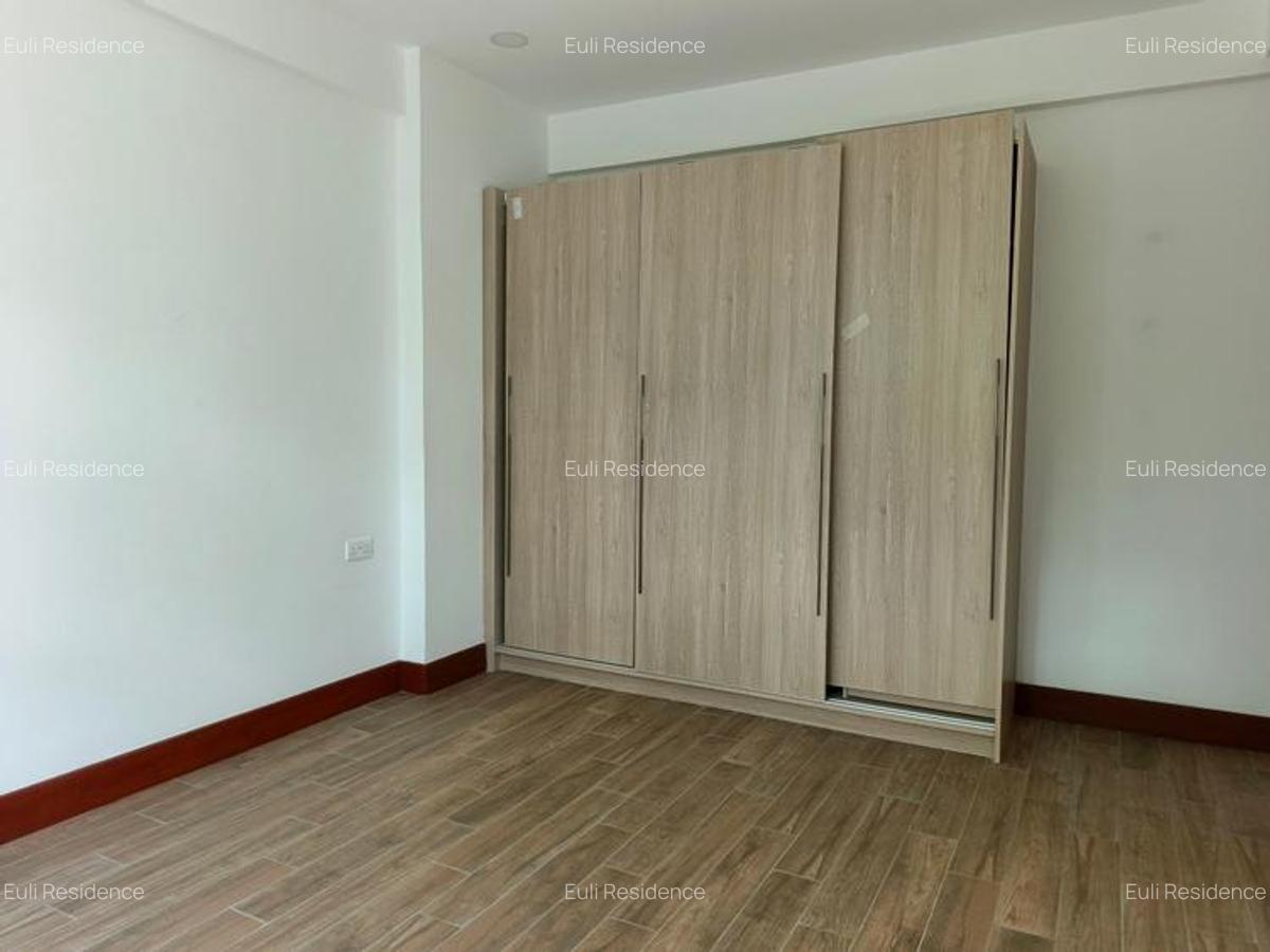 3 Bed Apartment with En Suite at City Park Drive - 7