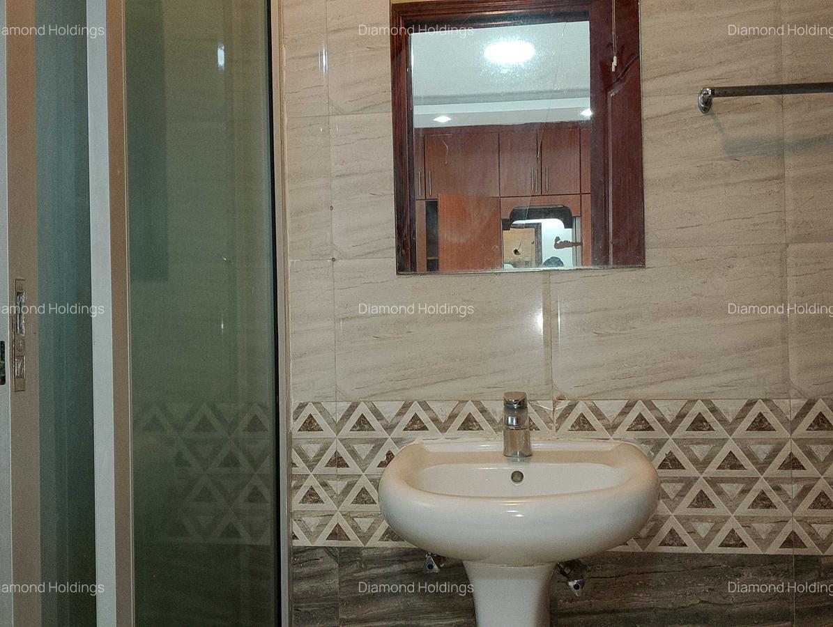 5 Bed Apartment with En Suite at Parklands - 6