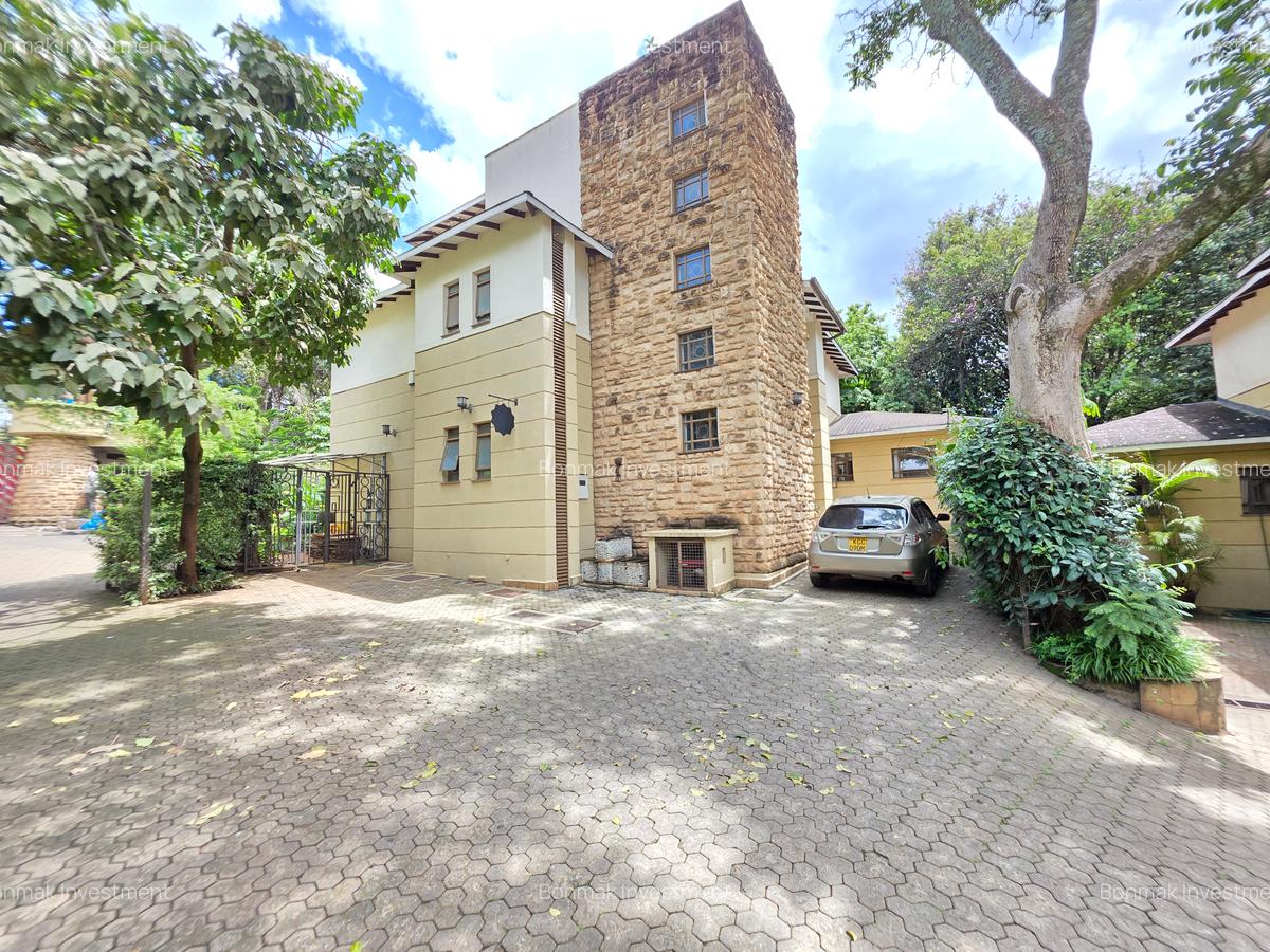 4 Bed Townhouse with En Suite at Lavington Green. - 14