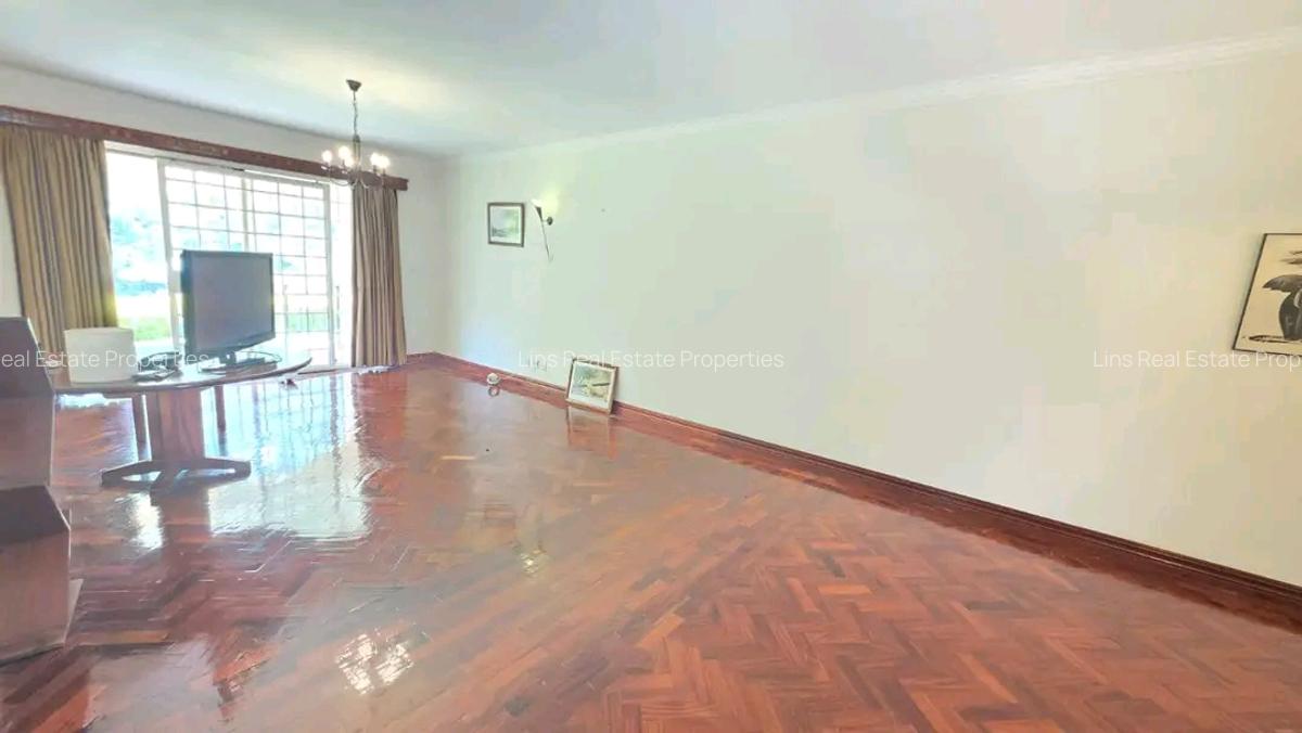 3 Bed Townhouse with En Suite in Spring Valley - 4