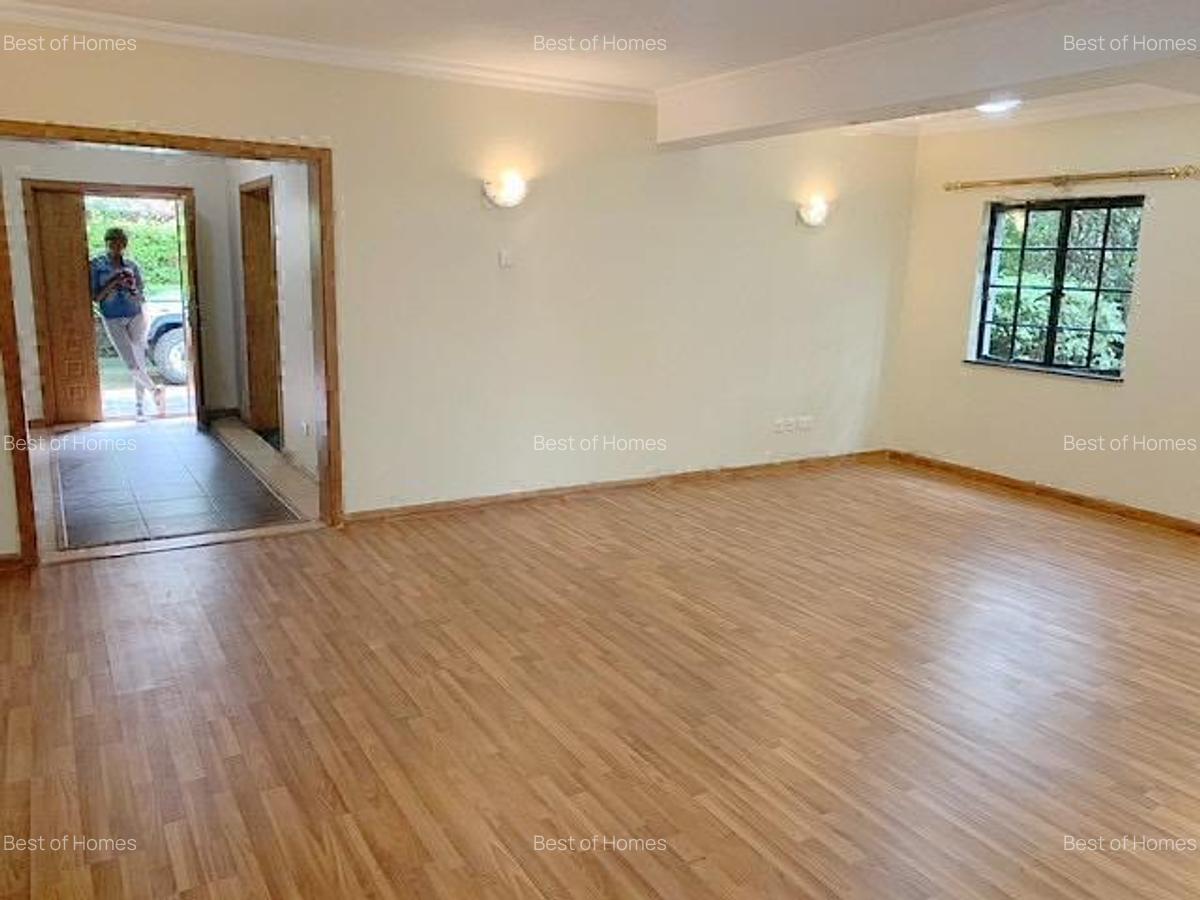 5 Bed Townhouse with En Suite in Lavington - 18