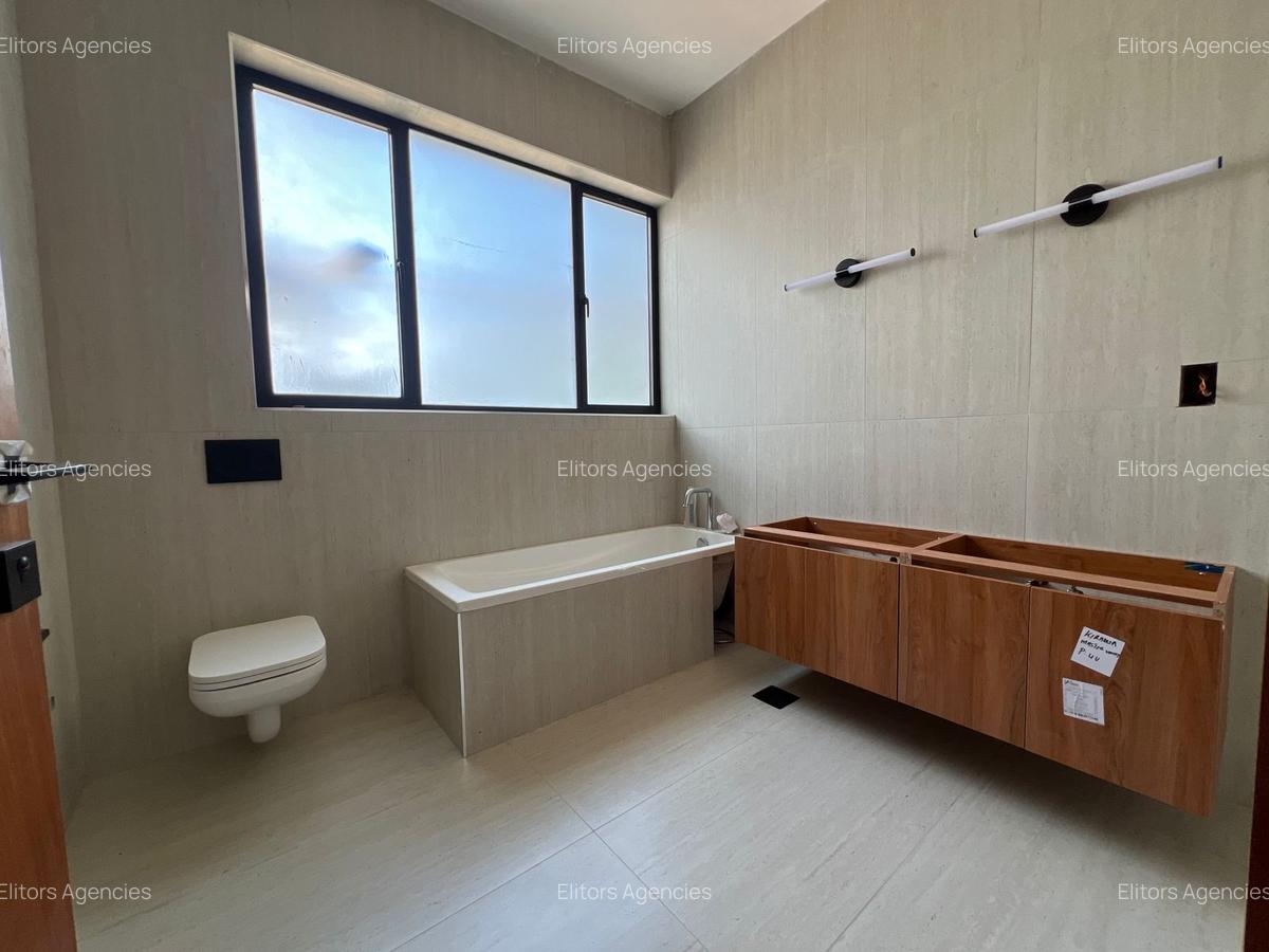 4 Bed Townhouse with En Suite at Kirawa Road - 12