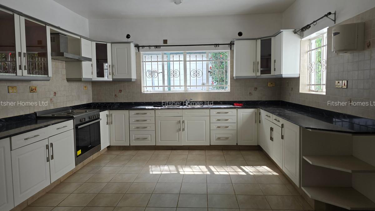 4 Bed House with En Suite in Muthaiga - 18