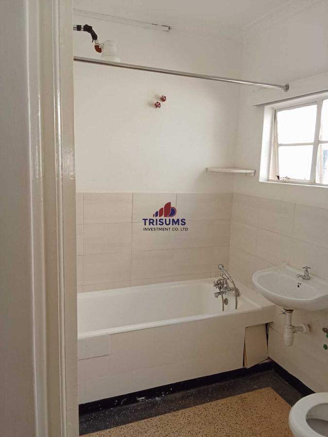 2 Bed Apartment with En Suite in Rhapta Road - 12