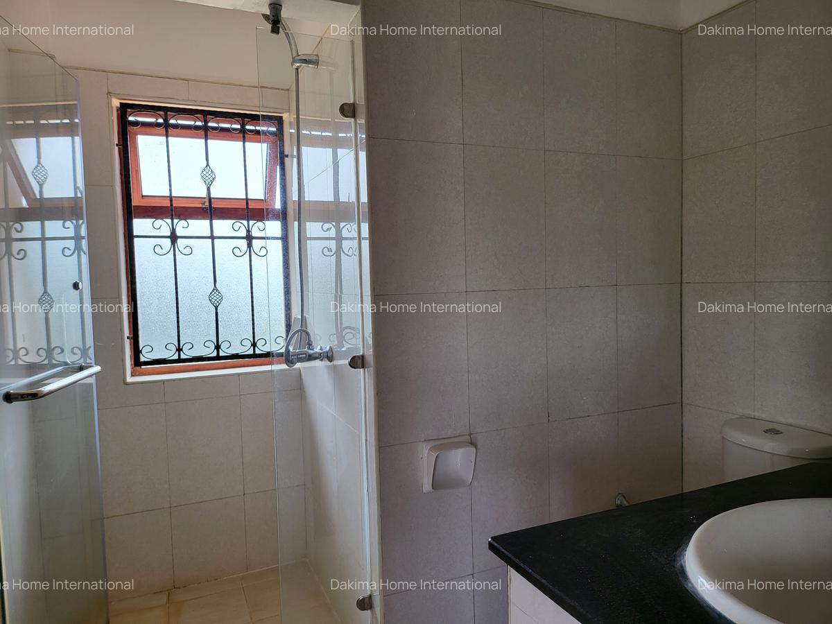 5 Bed Townhouse with En Suite in Runda - 9