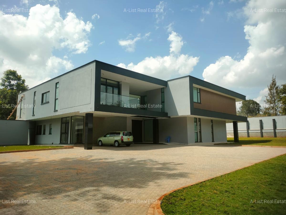 6 Bed House with En Suite at Nyari - 2