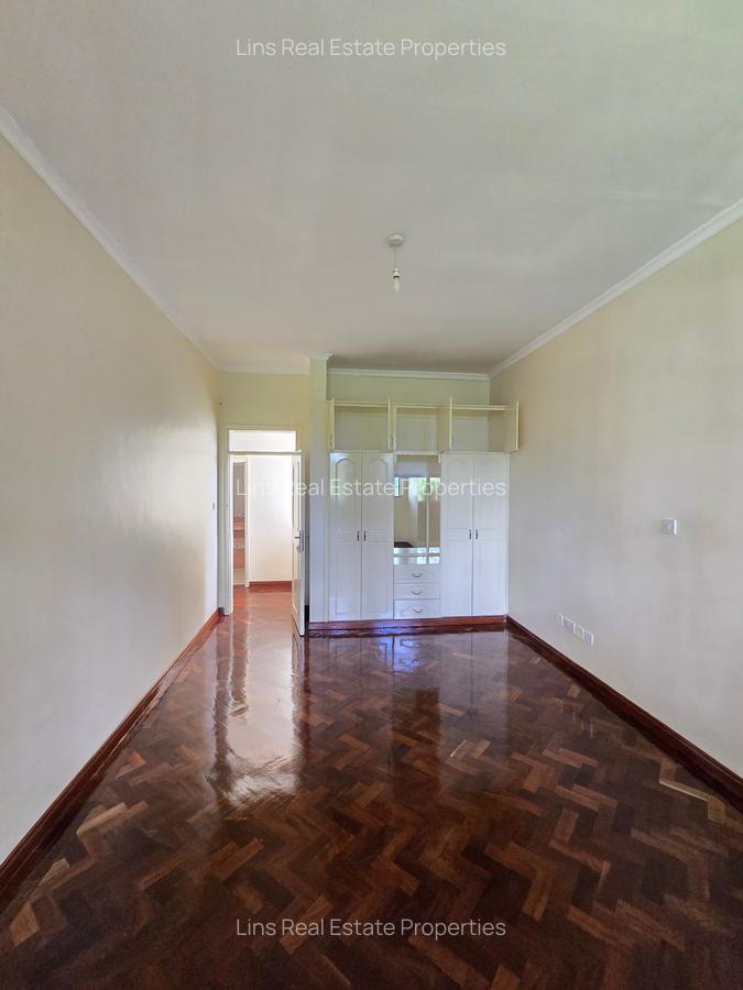 4 Bed House with En Suite in Runda - 20