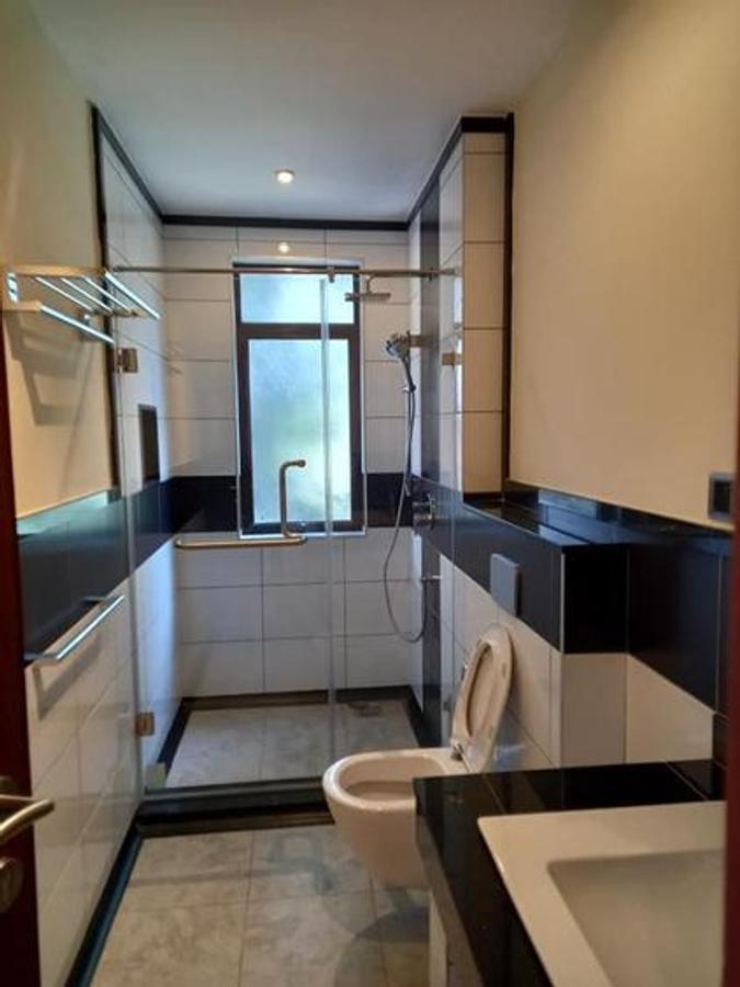 5 Bed Townhouse with En Suite in Lavington - 7