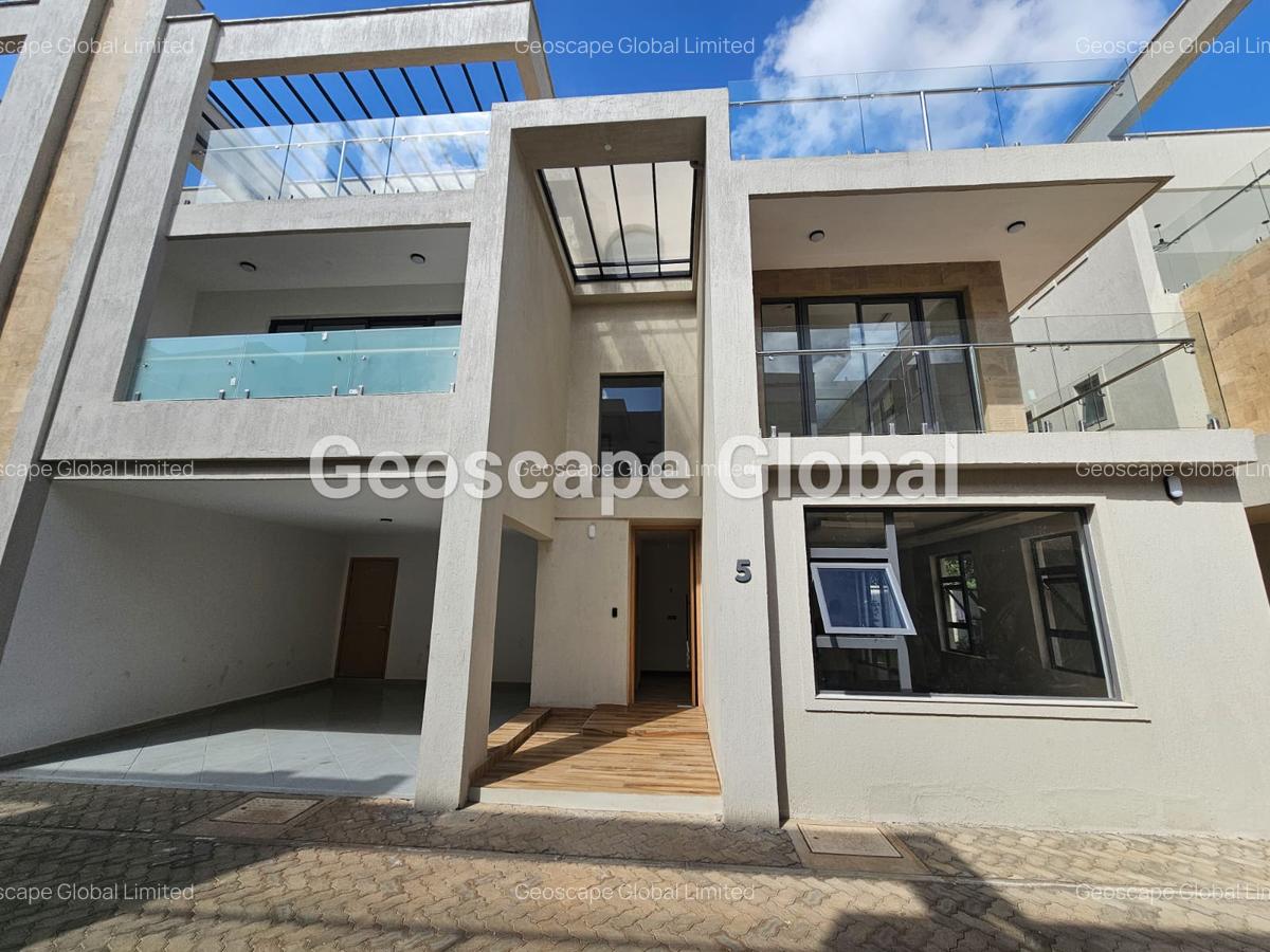 6 Bed Townhouse with En Suite in Lavington - 1