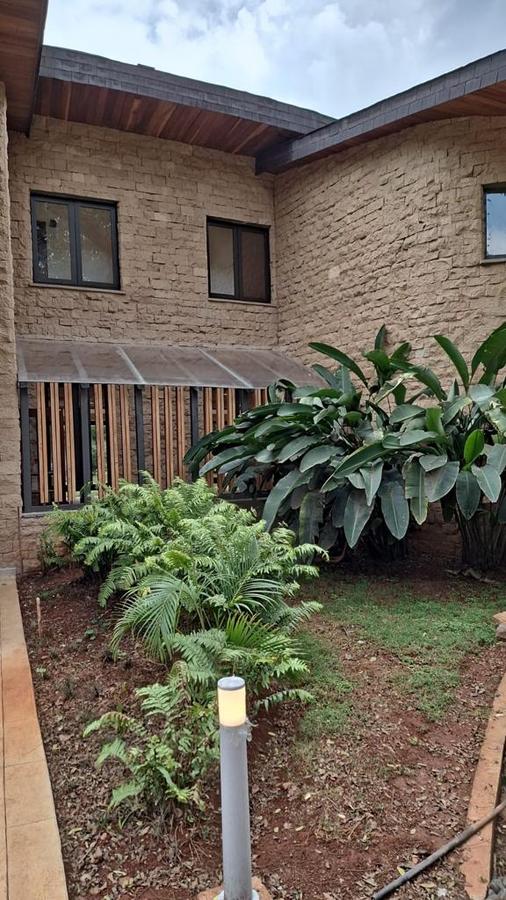 8 Bed House with En Suite in Kitisuru - 3