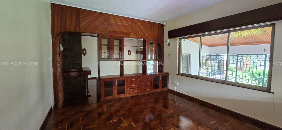 5 Bed House with En Suite at Rosslyn Road - 16