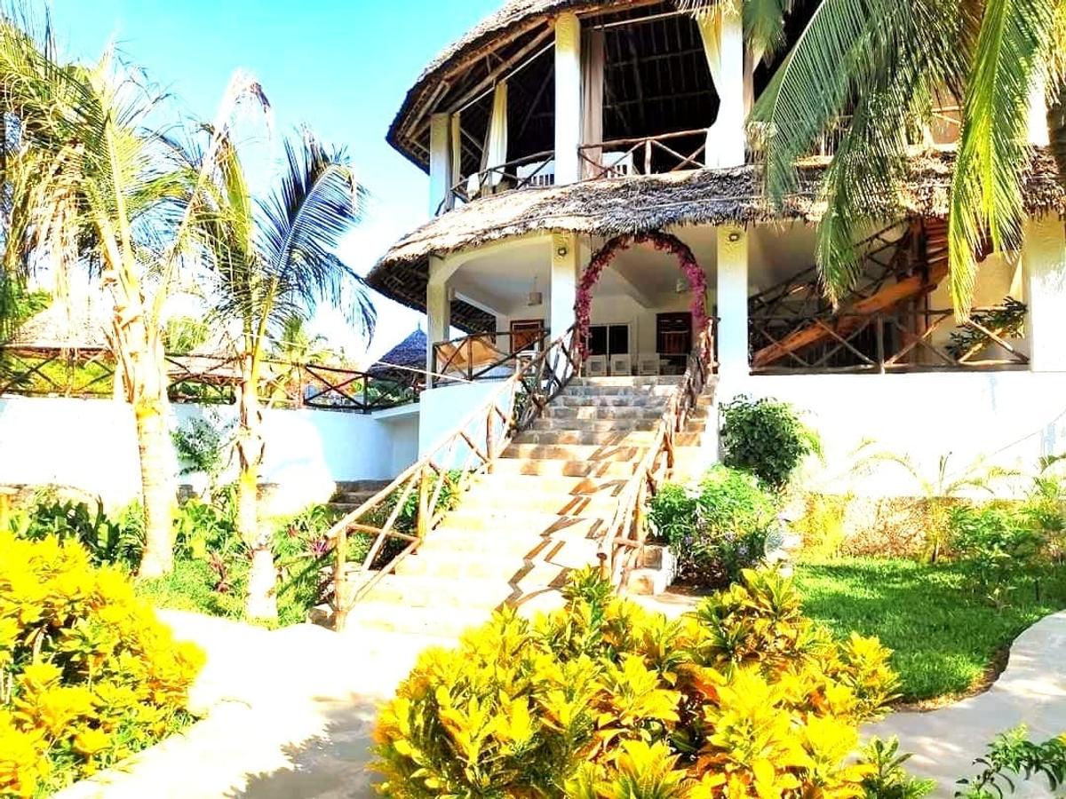 6 Bed Villa with En Suite at Jacaranda Watamu - 5