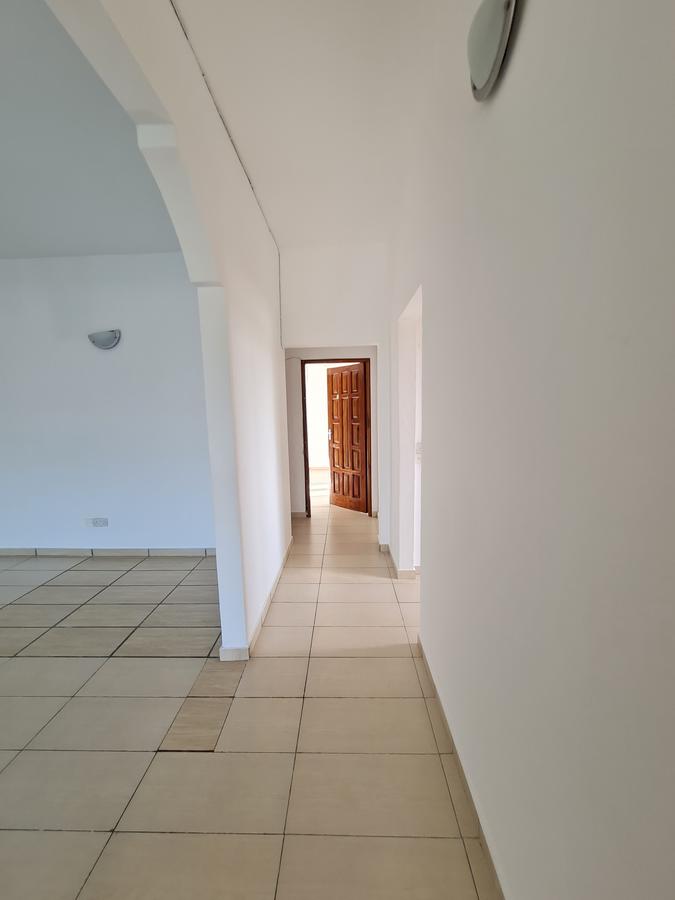 3 Bed Apartment with En Suite in Nyali Area - 12