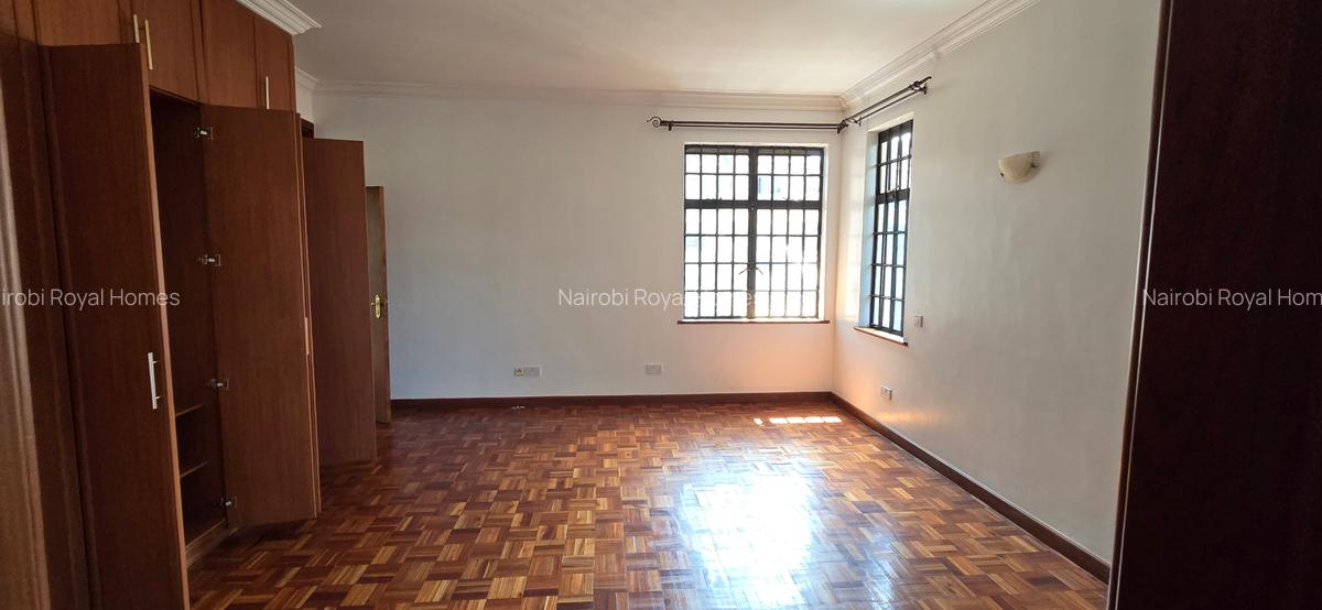 4 Bed Townhouse with En Suite at Lavington Green - 15