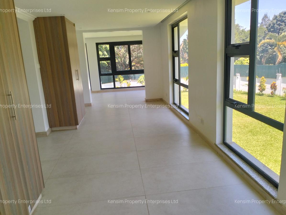 5 Bed House with En Suite in Runda - 20