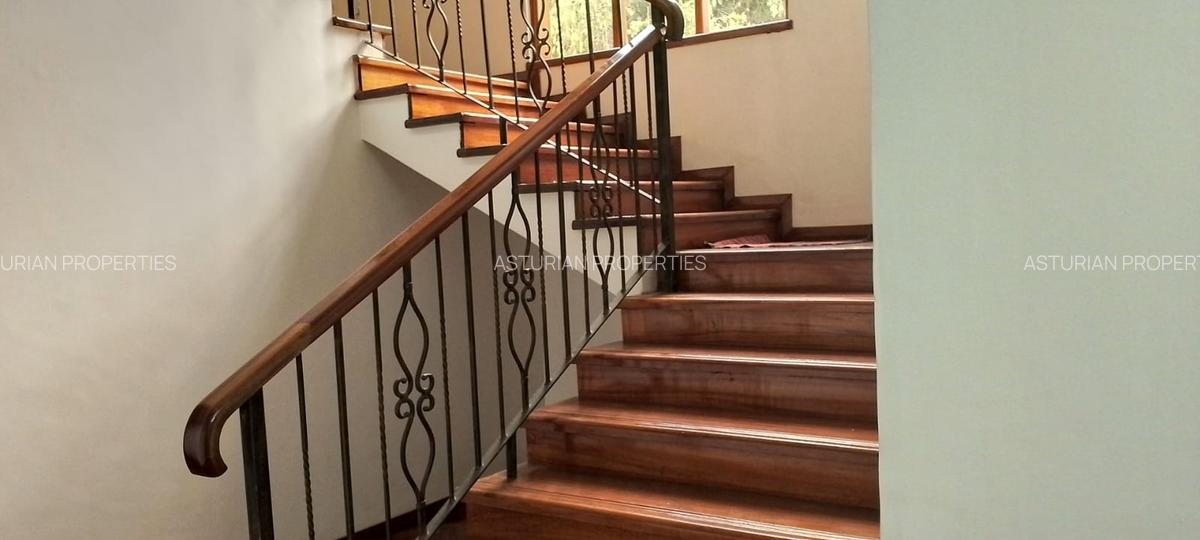 5 Bed Townhouse with En Suite in Karen - 16