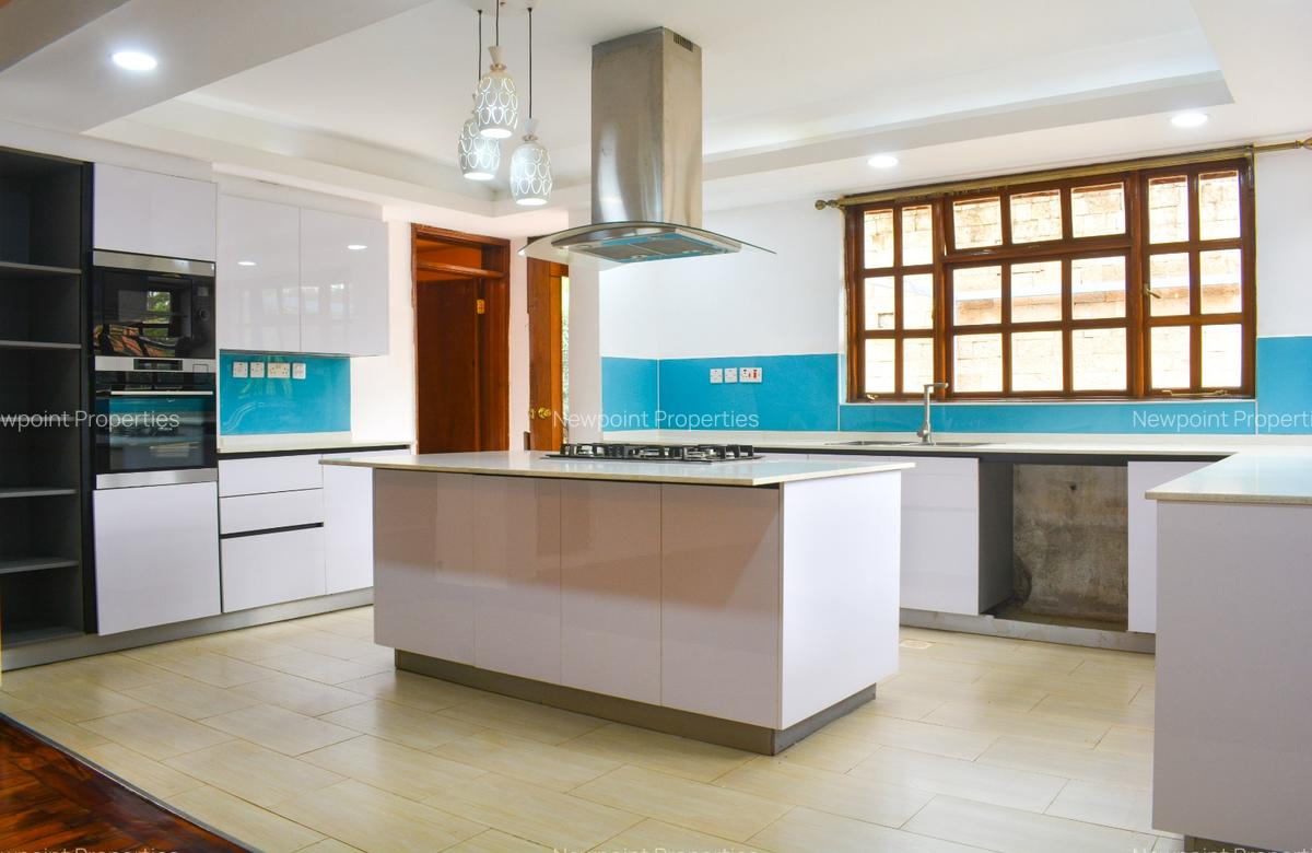 4 Bed Villa with En Suite in Runda - 3