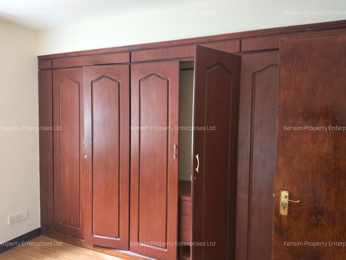 4 Bed Apartment with En Suite in Riverside - 13