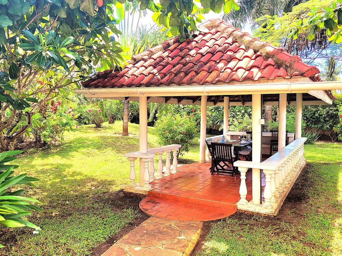 4 Bed Villa with En Suite in Diani - 3