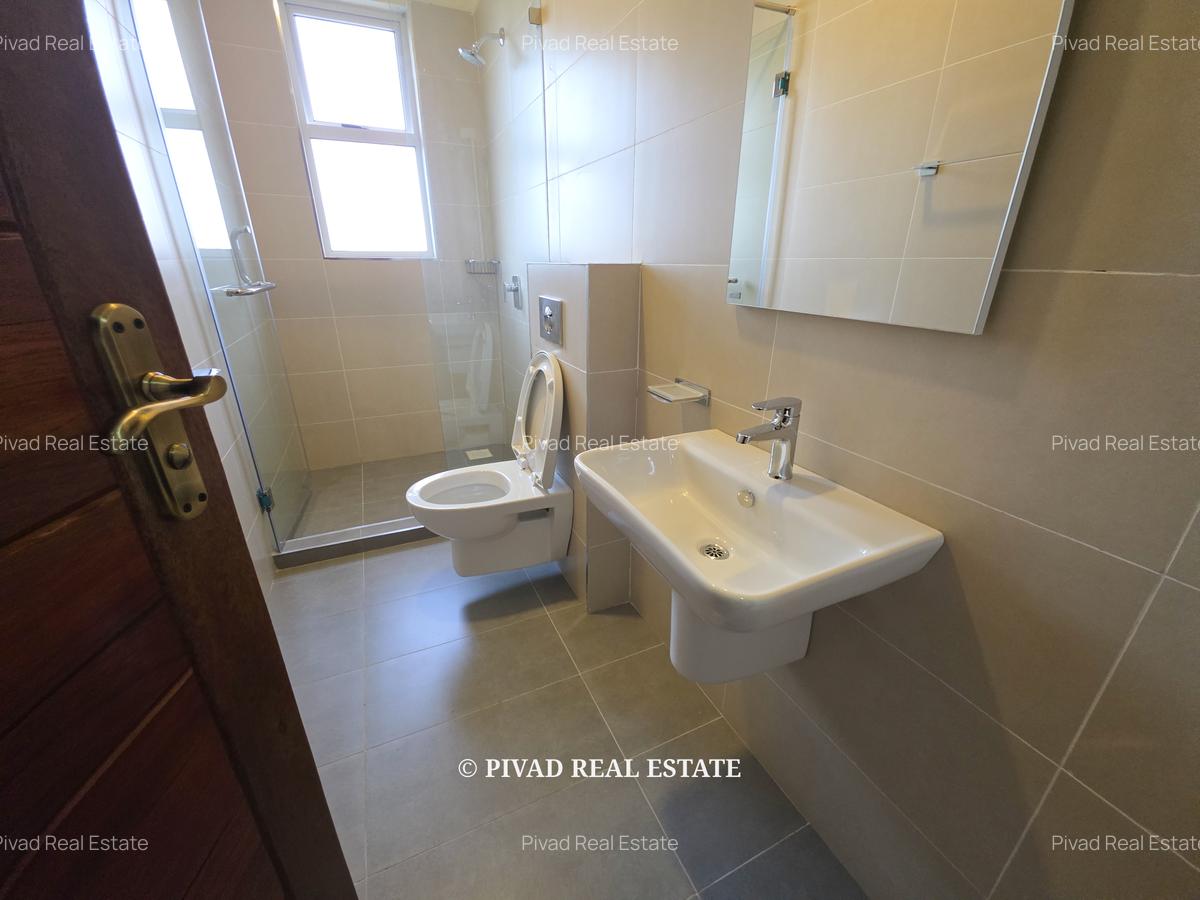 4 Bed Townhouse in Runda - 17