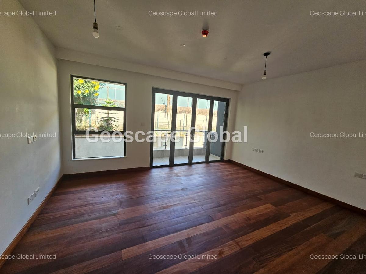 4 Bed Apartment with En Suite in Rosslyn - 8