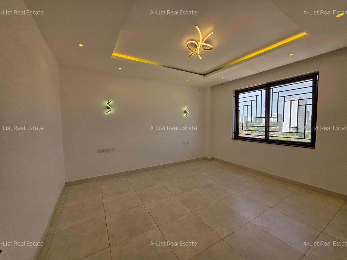 Serviced 4 Bed Apartment with En Suite at 2Nd Parklands - 9