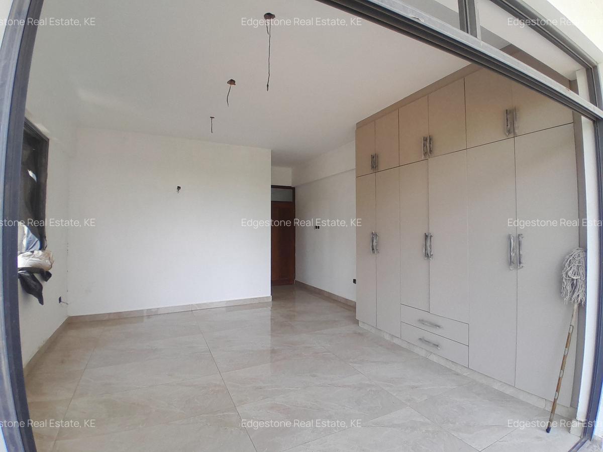 3 Bed Apartment with En Suite in Tudor - 5