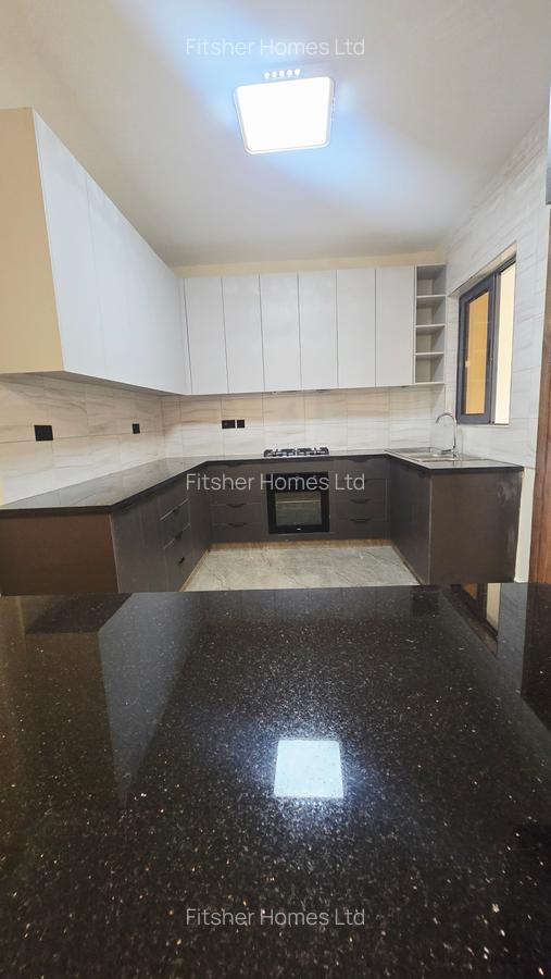 4 Bed Townhouse with En Suite in Redhill - 12