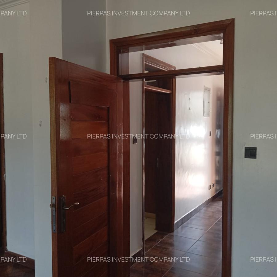 5 Bed Townhouse with En Suite in Lavington - 14