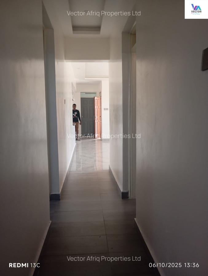 3 Bed Apartment with En Suite in Syokimau - 4